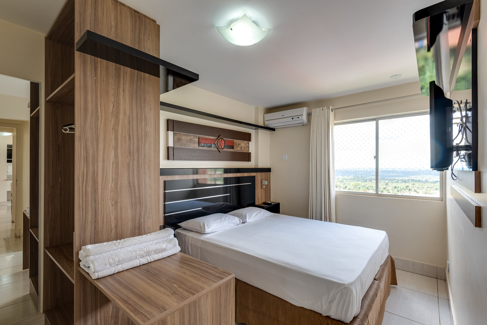Quarto de hotel com cama casal — Império Romano em Caldas Novas Quarto de hotel com cama casal — Império Romano em Caldas Novas