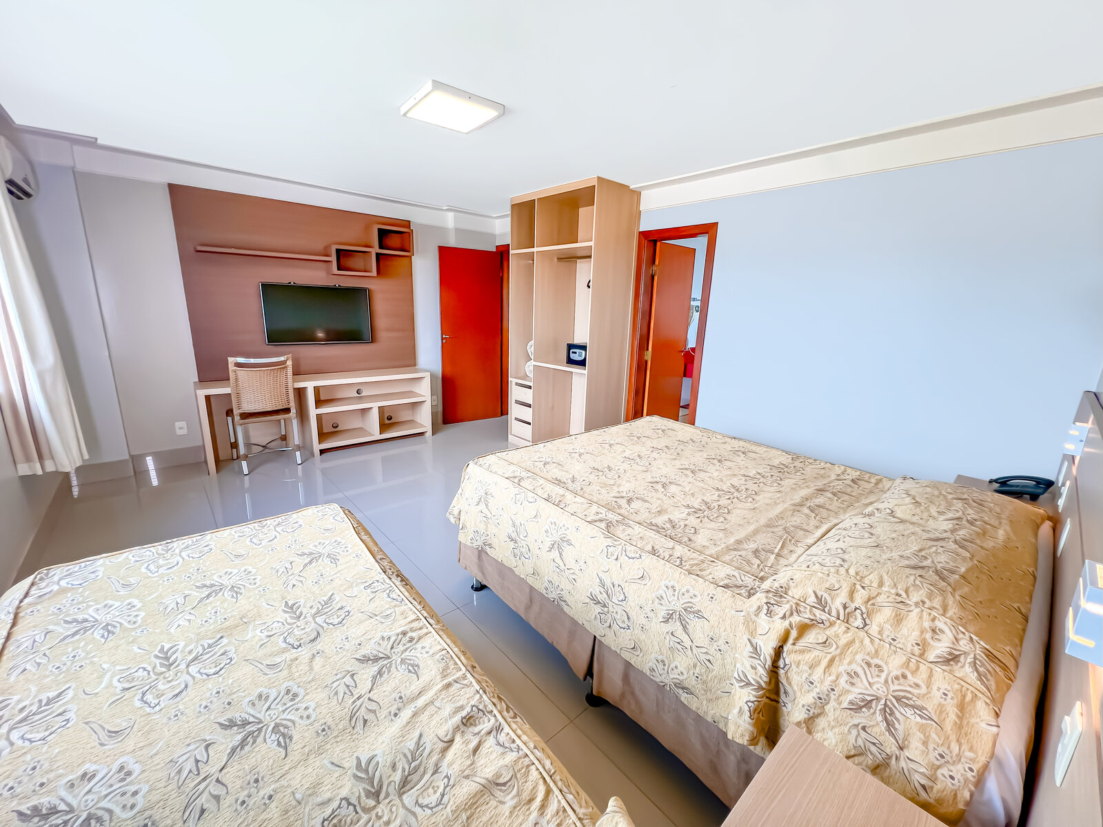Quarto de hotel com duas camas — Império Romano em Caldas Novas Quarto de hotel com duas camas — Império Romano em Caldas Novas