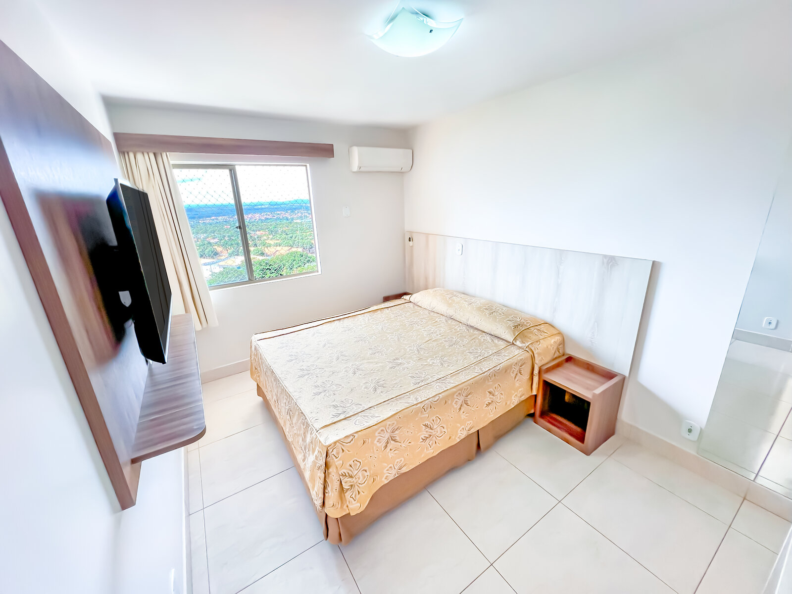 Suíte com cama de casal — Império Romano em Caldas Novas Suíte com cama de casal — Império Romano em Caldas Novas