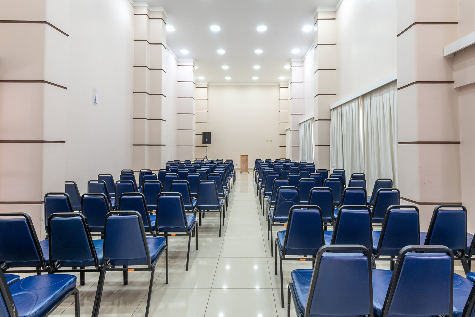 Auditório para eventos e reuniões — diRoma Exclusive em Caldas Novas Auditório para eventos e reuniões — diRoma Exclusive em Caldas Novas